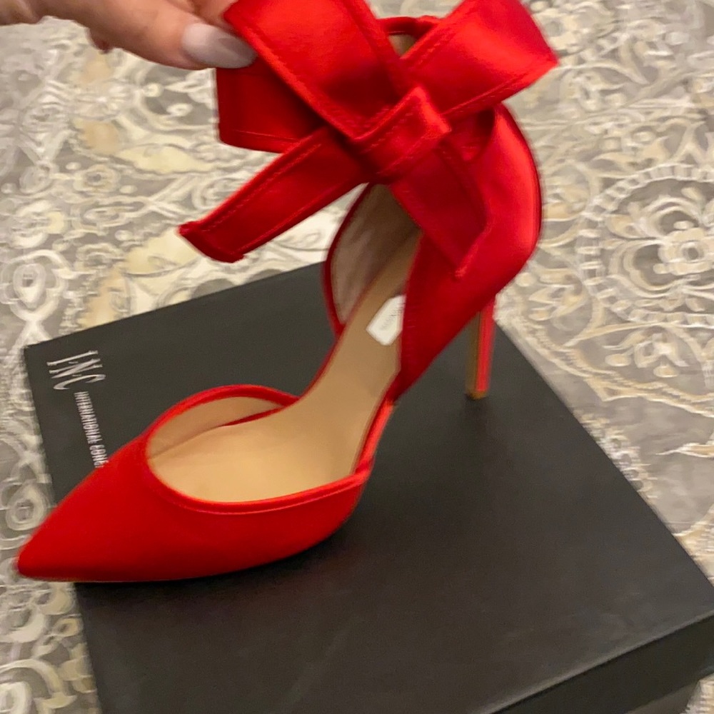 INC Bow dress shoe